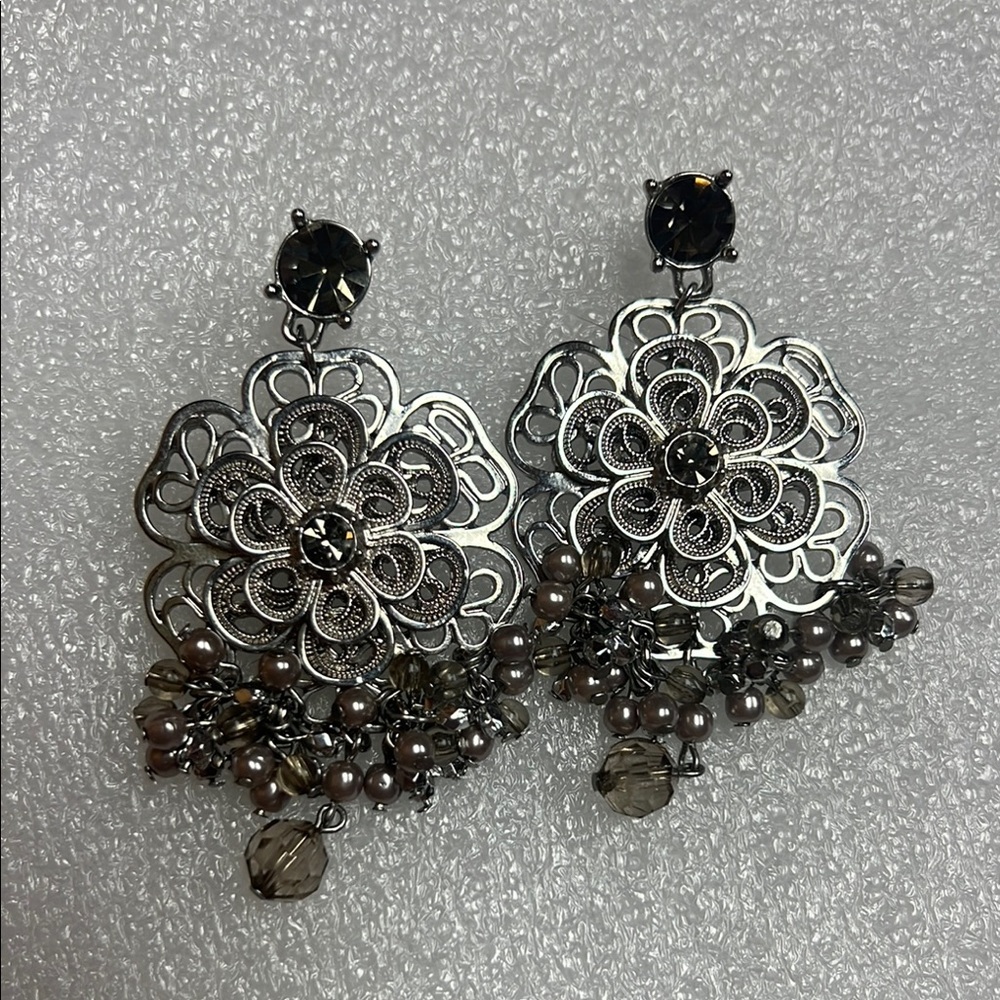 BIRTHDAY SALE !! Elegant Silver Floral Earrings
